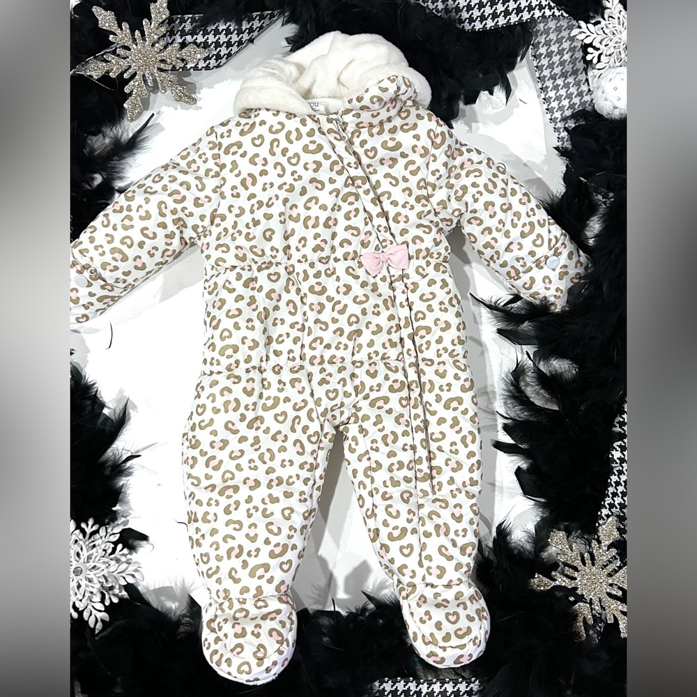 Snowsuit - baby girl’s 6-9 month - Carters